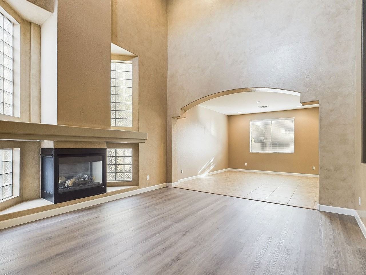 2209 W Red Range Way - Photo 2 of 36