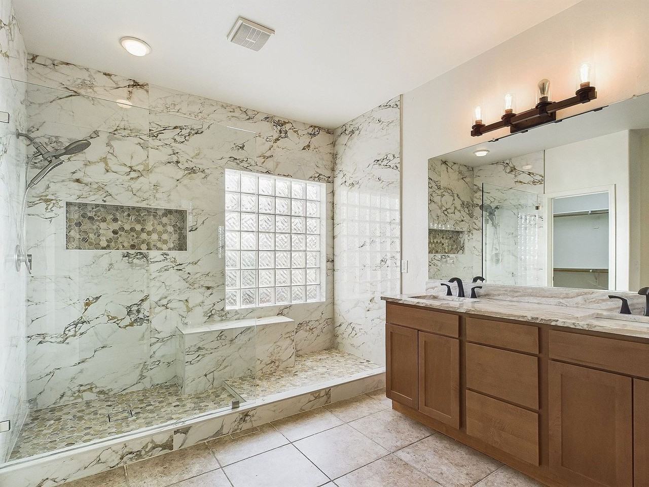 2209 W Red Range Way - Photo 4 of 36