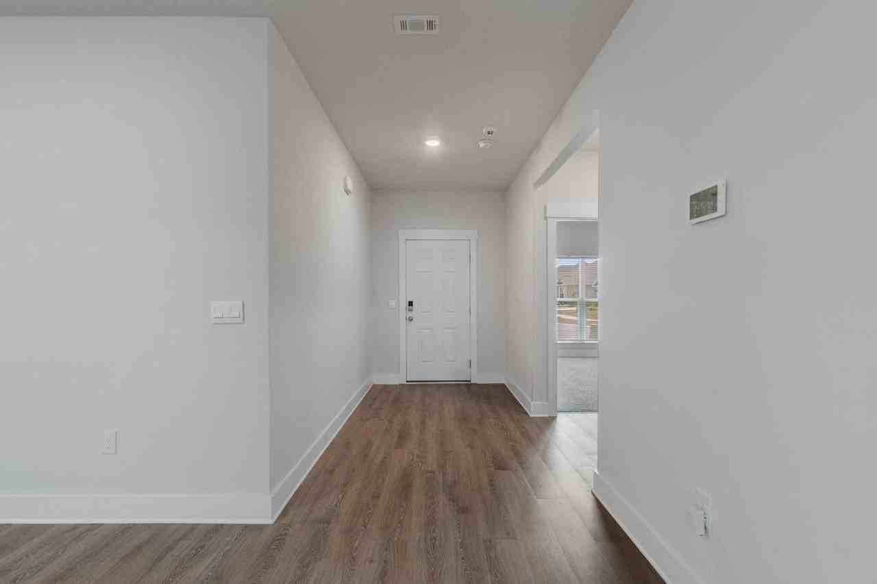 118 Hobson Ave - Photo 4 of 50