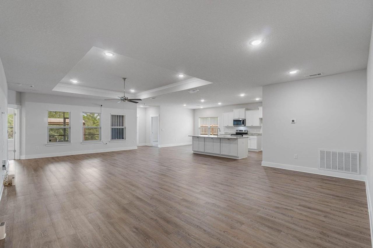 118 Hobson Ave - Photo 5 of 50