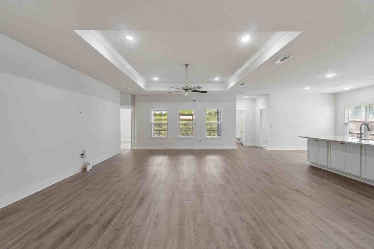 118 Hobson Ave - Photo 7 of 50