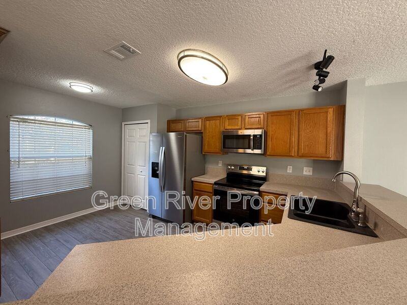 1865 Green Springs Cir #C - Photo 4 of 31
