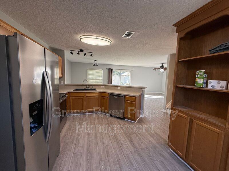 1865 Green Springs Cir #C - Photo 5 of 31