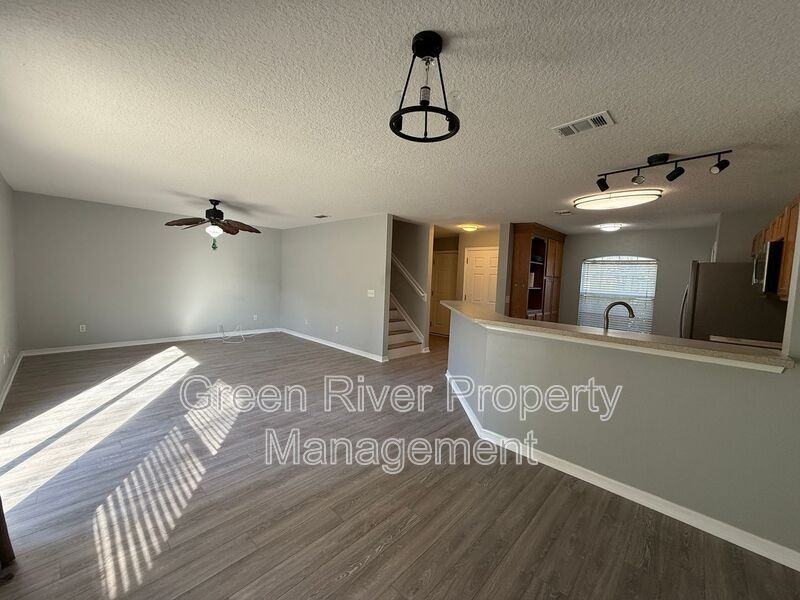 1865 Green Springs Cir #C - Photo 7 of 31