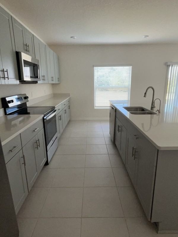 3880 Fescue St - Photo 3 of 16