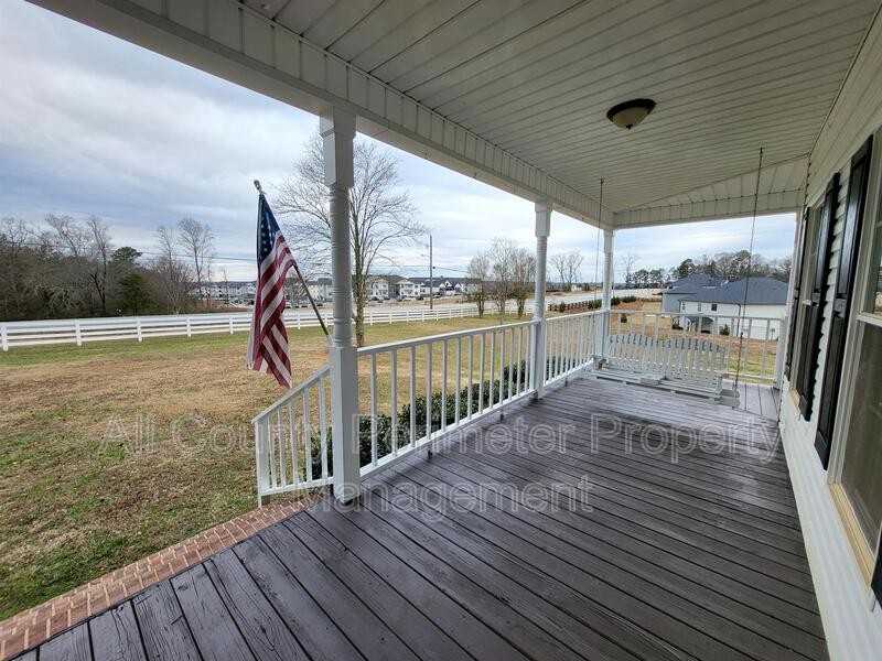 653 Glenn Gee Rd - Photo 2 of 28