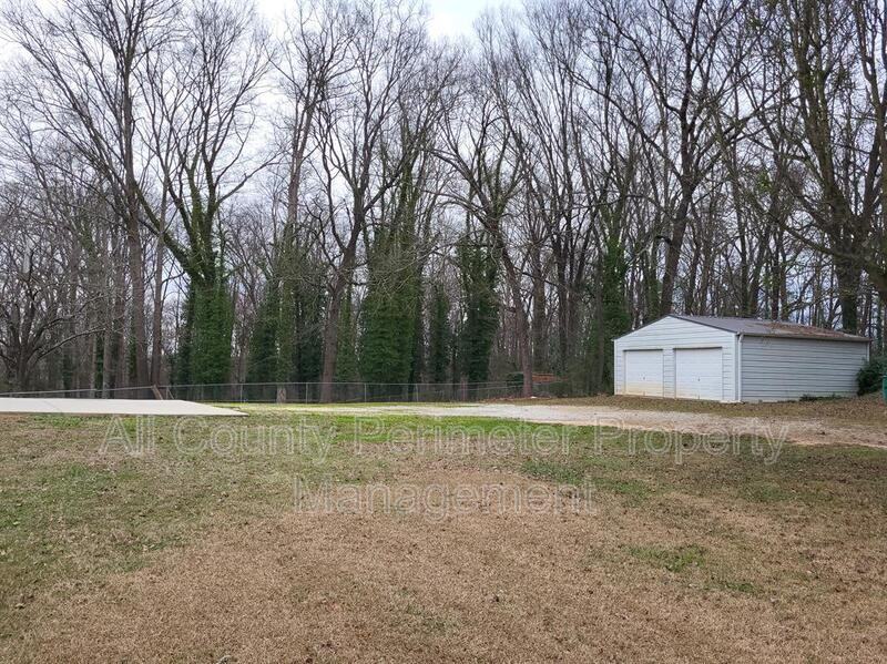 653 Glenn Gee Rd - Photo 5 of 28