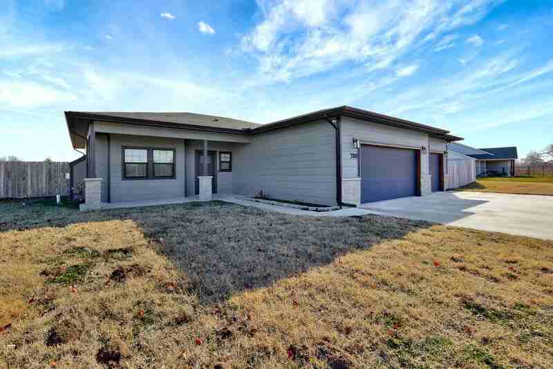 5502 S Victoria Ct - Photo 3 of 35