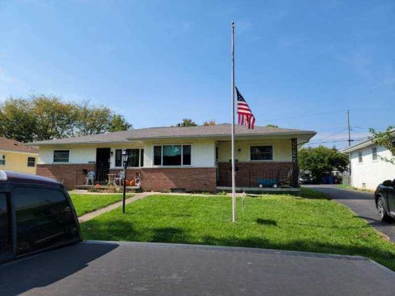 1141 Mccarley Dr W - Photo 2 of 2