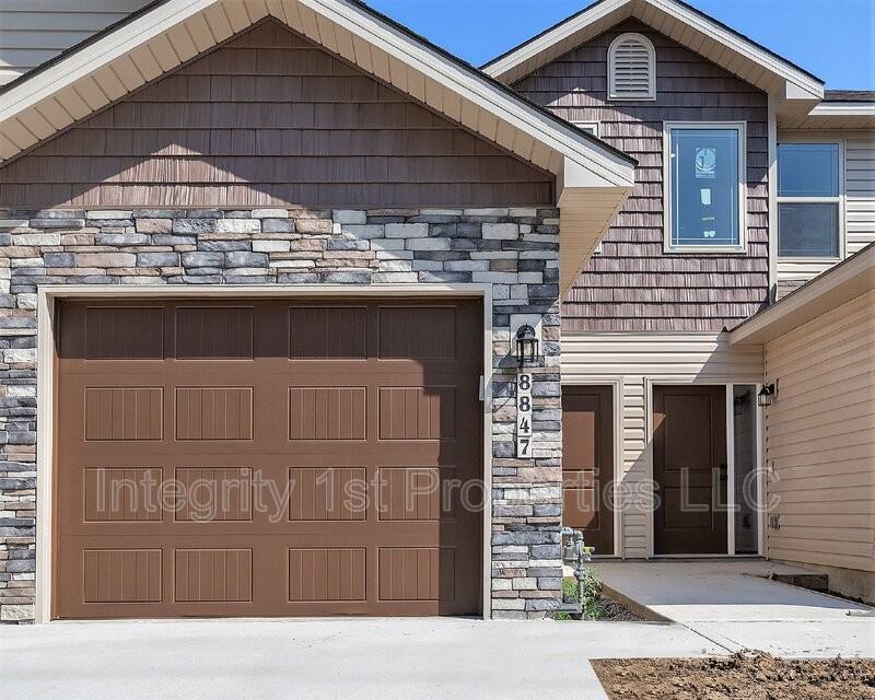 8819 N Helena Ave - Photo 2 of 19