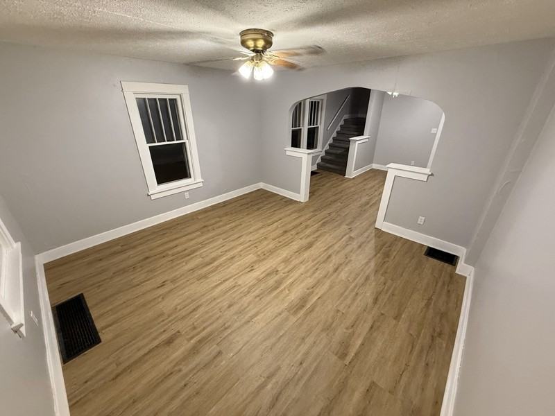 113/115 West Main Street - Photo 2 of 11