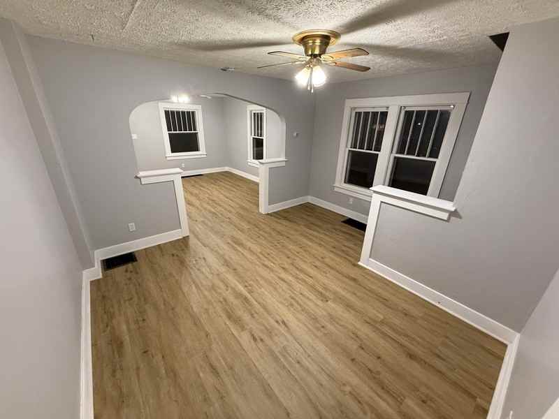 113/115 West Main Street - Photo 3 of 11