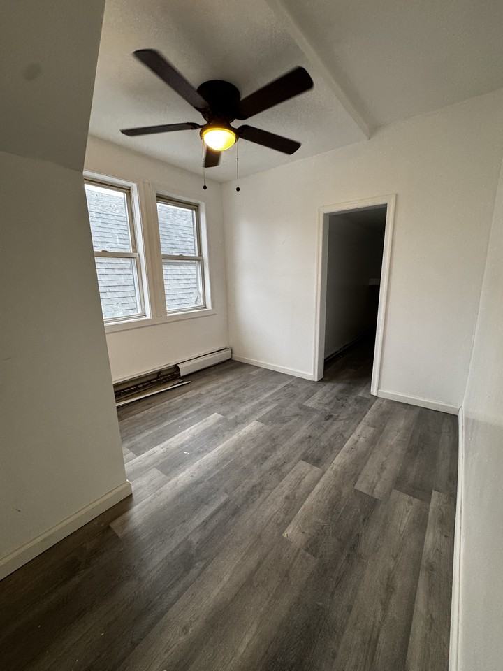 132 Sambourne St #3 - Photo 4 of 4