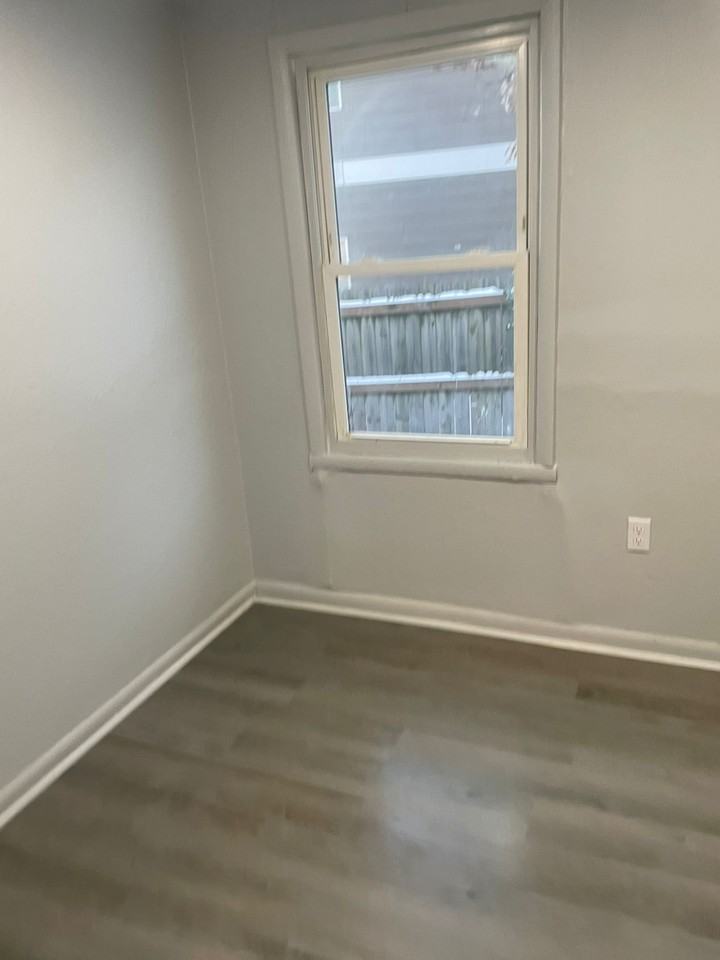 113 W Ash St #B - Photo 2 of 14