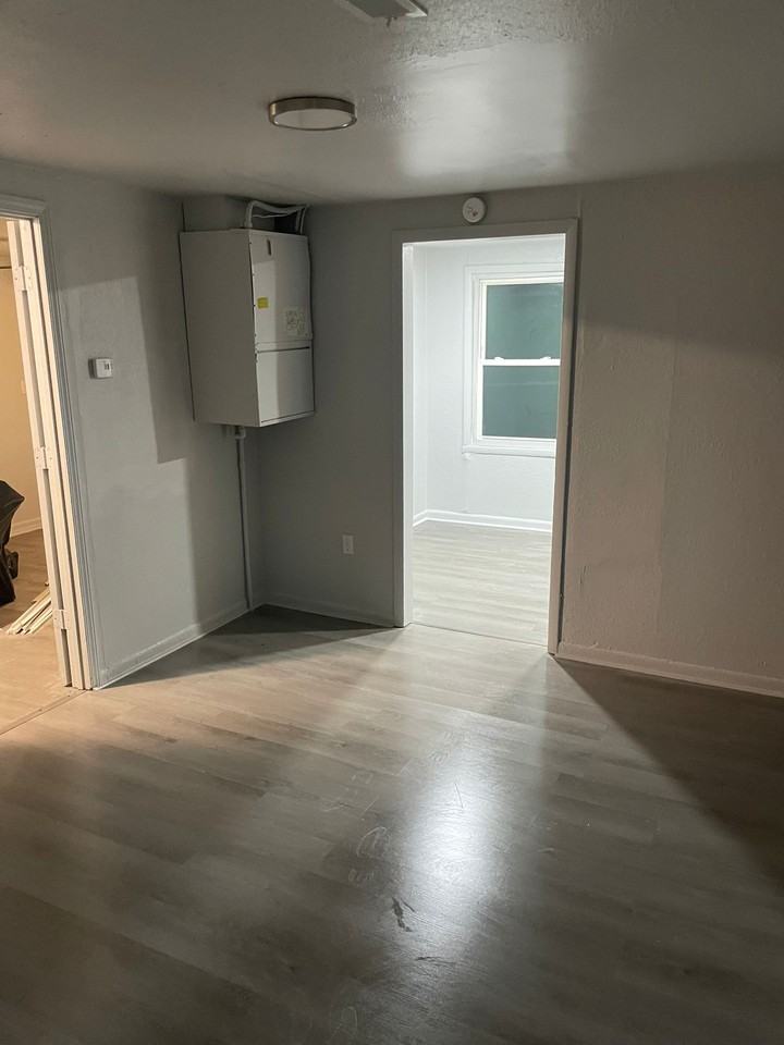 113 W Ash St #B - Photo 4 of 14