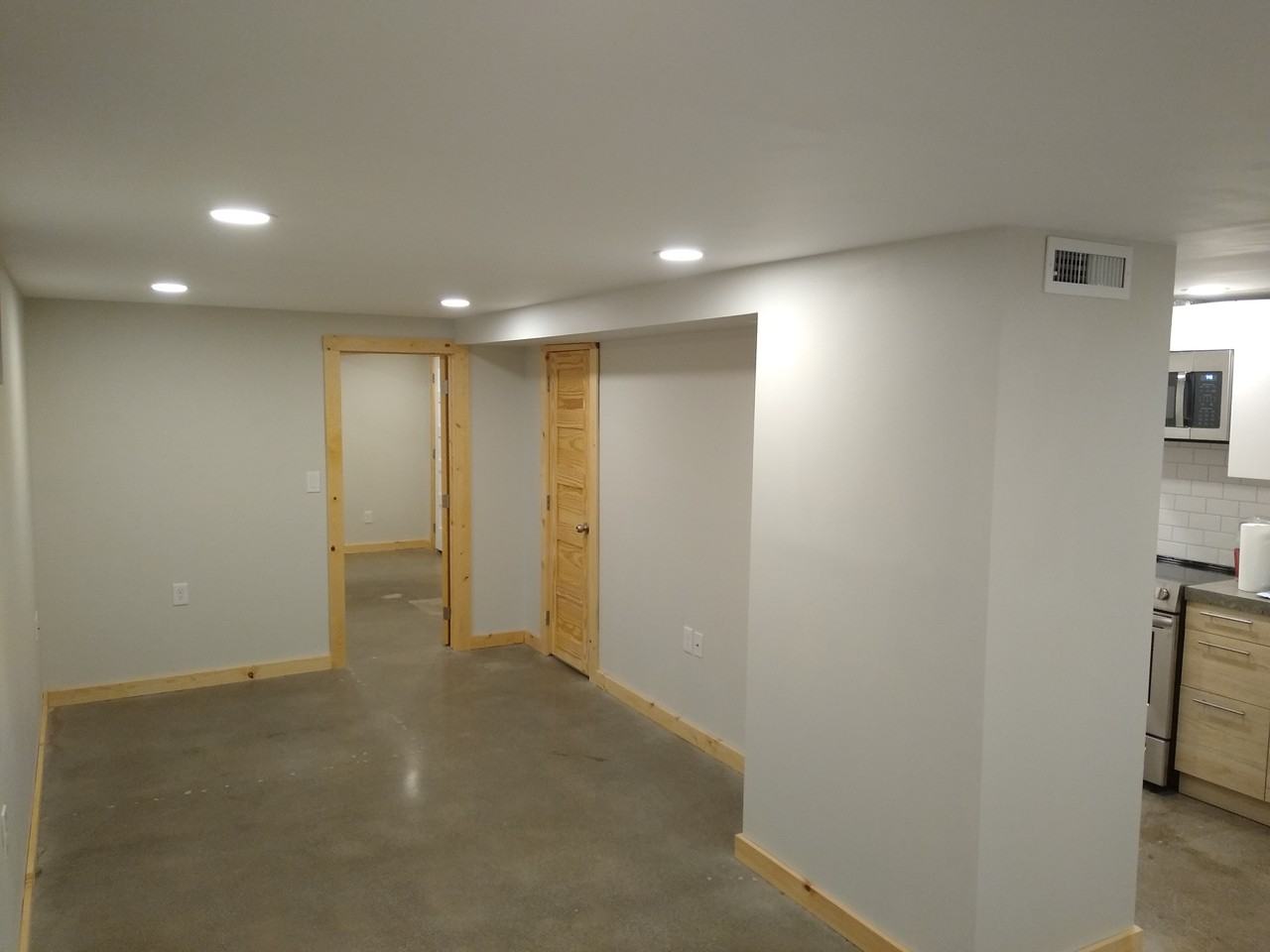 227 E 18th Ave - Photo 5 of 19