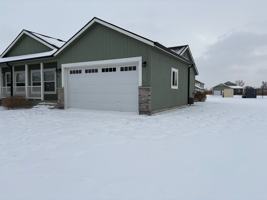 featured image of 614 40th St E