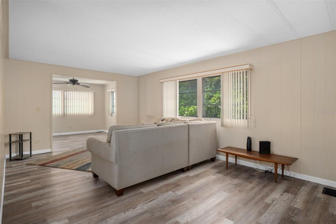 8123 Ridge Dale Ave - Photo 3 of 15