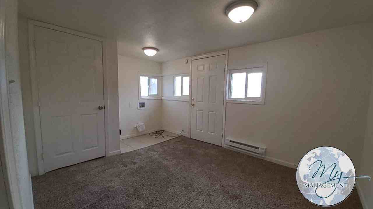 213 7th Avenue South - Photo 6 of 11