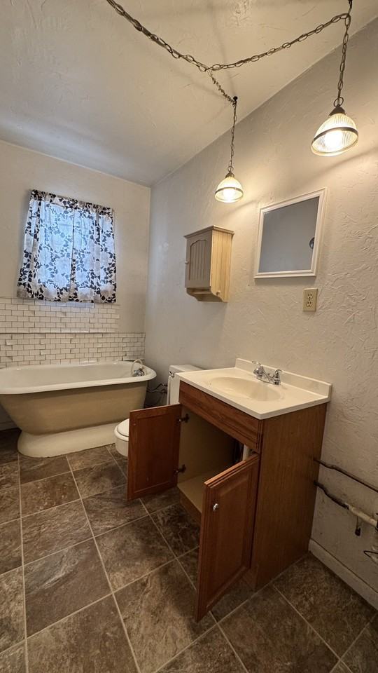 1912 Pioneer Ave - Photo 3 of 4