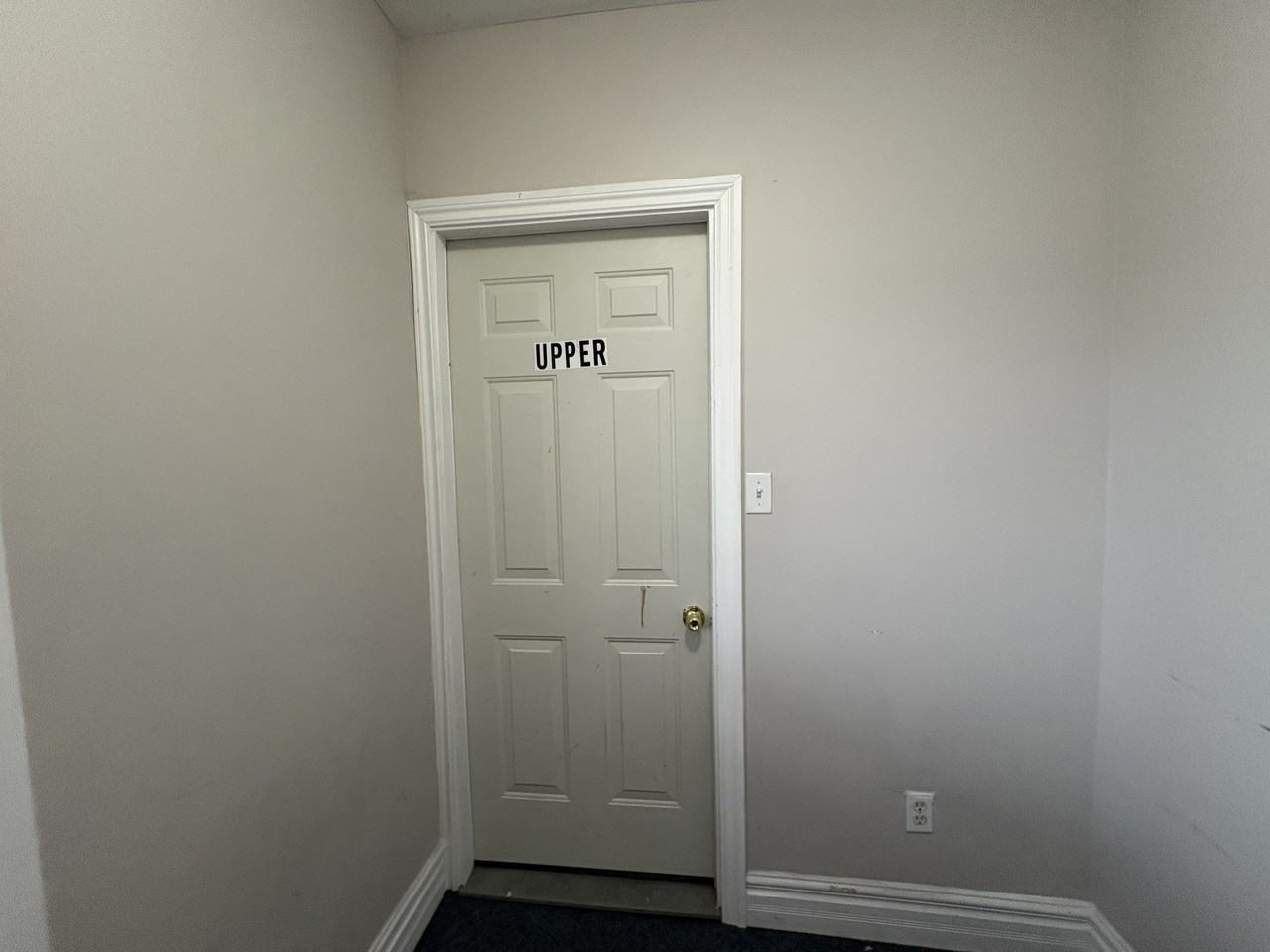 633-635 Wellington Ave - Photo 2 of 20