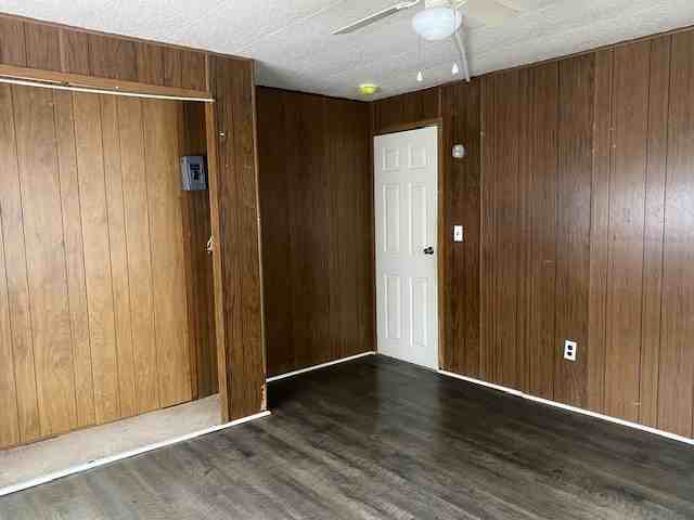 202 Oak Hills Dr - Photo 2 of 6