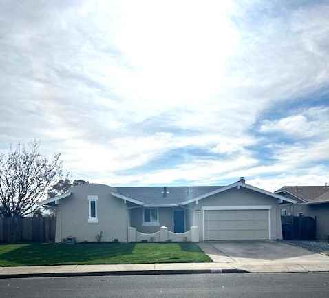 589 Leona Dr - Photo 2 of 11