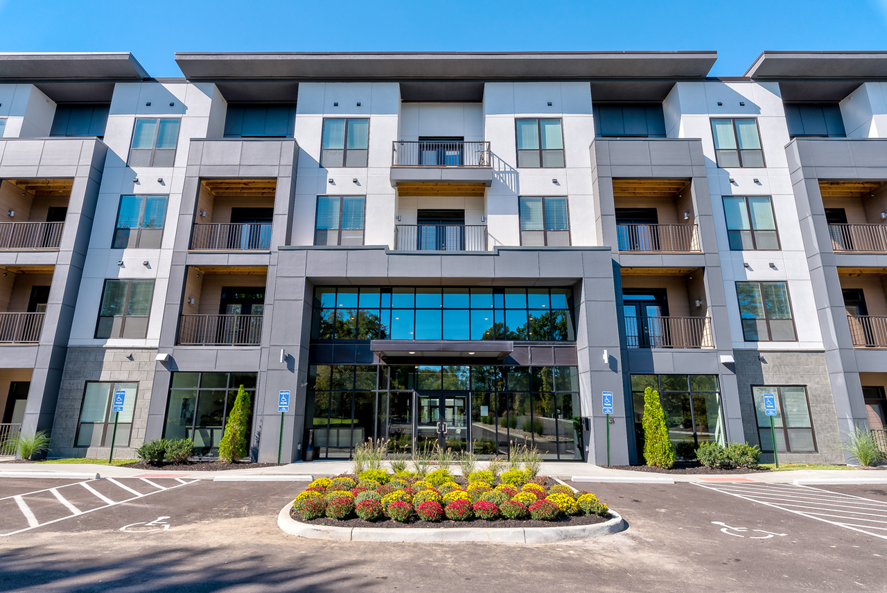 Echelon - Photo 4 of 50