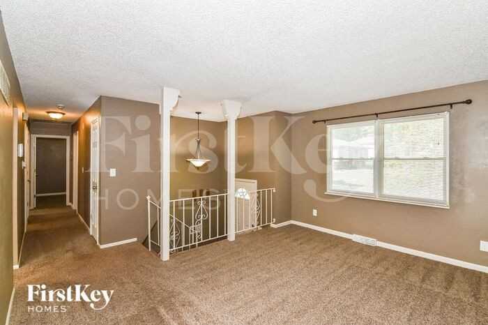 2000 Sw Keystone Dr - Photo 3 of 15