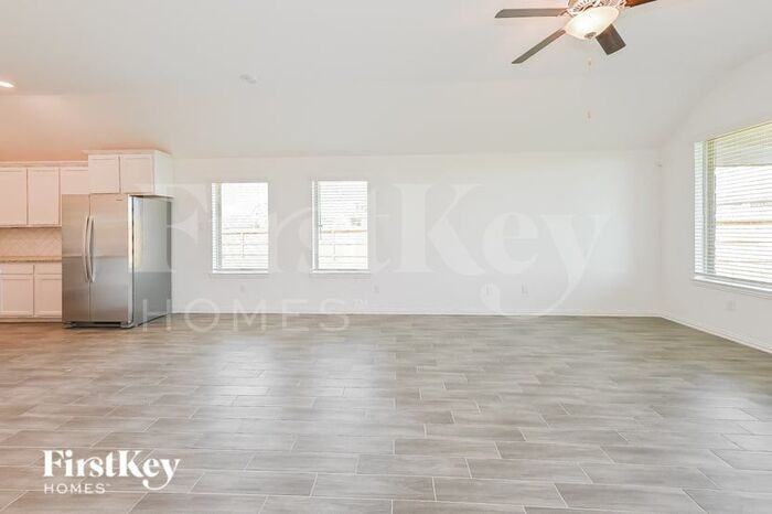 14903 Lake Shore Ave - Photo 3 of 15