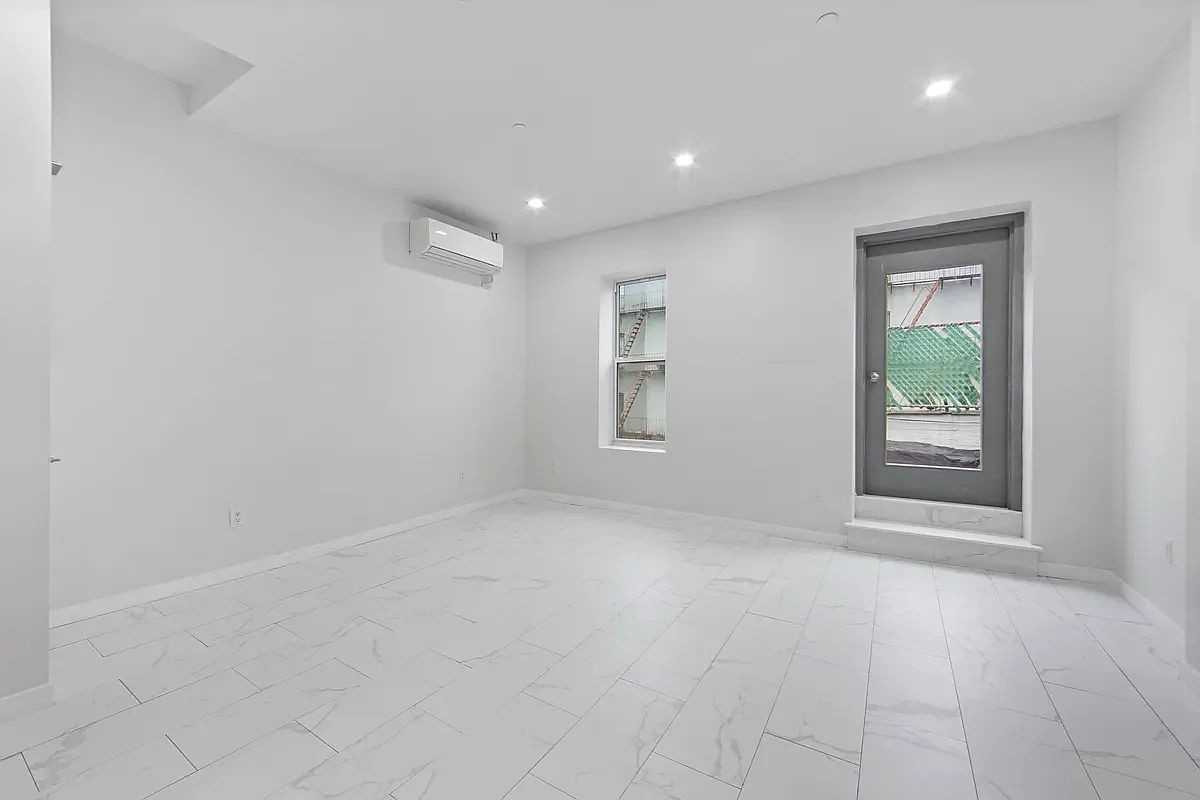 115 W 136th St #4E