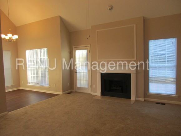 4121 Highlander Ct - Photo 3 of 11