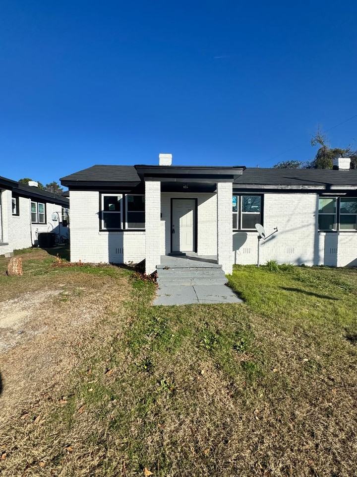 2202 Liberty St - Photo 3 of 16