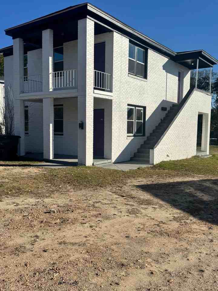 2216 Liberty Street - Photo 3 of 14