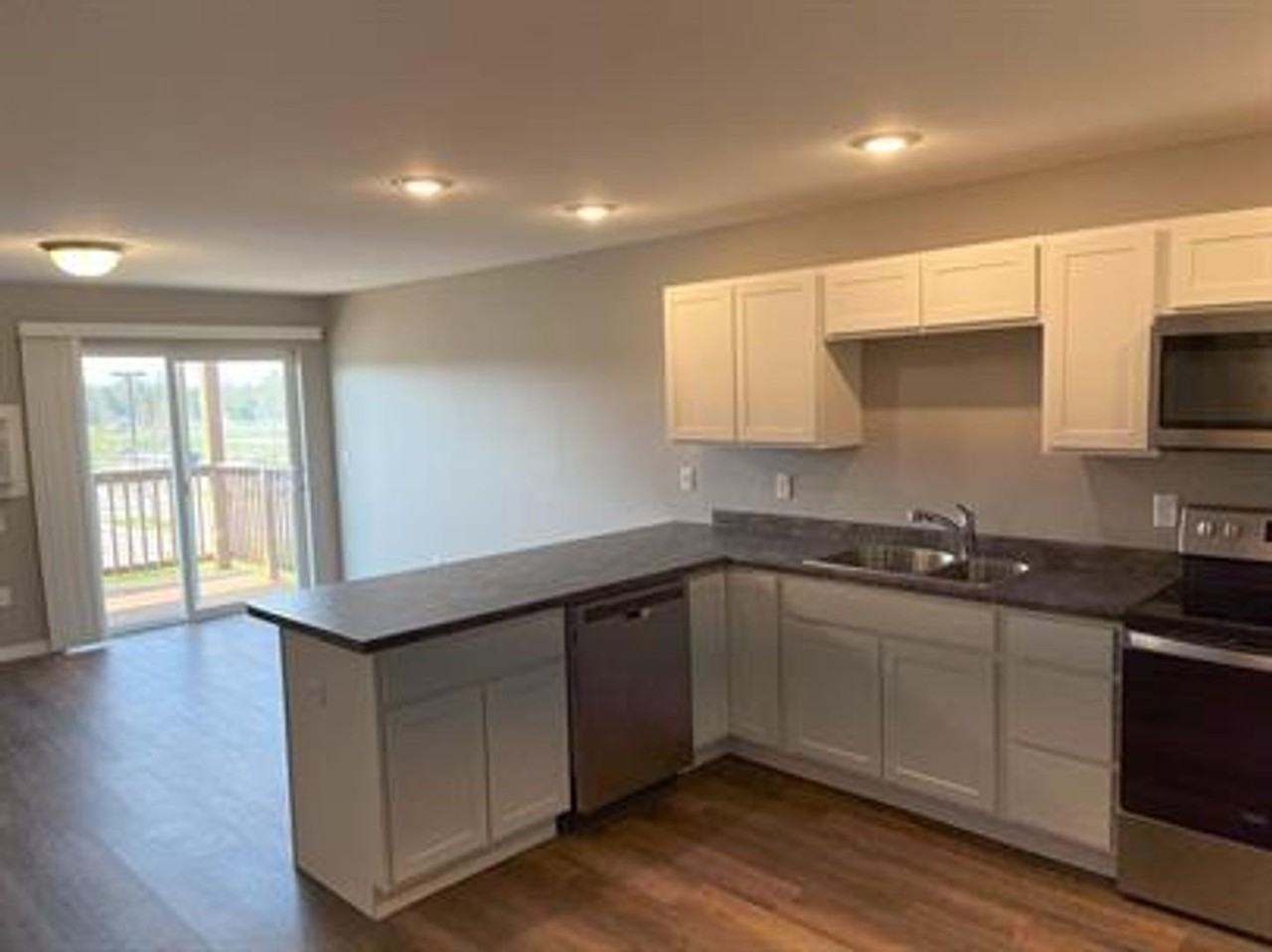 The 601 Apartments - Photo 3 of 24