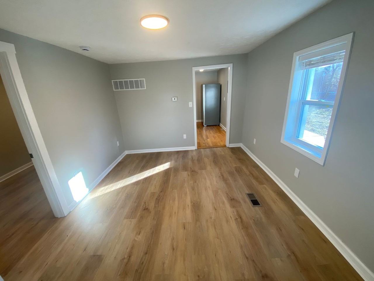 1909 S 11th St - Photo 2 of 11
