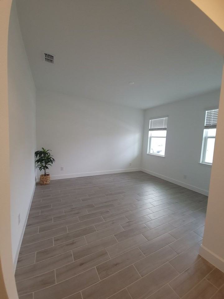 2573 Cavanaugh Dr - Photo 7 of 44