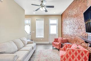 925 S Sarah St - Photo 1 of 1