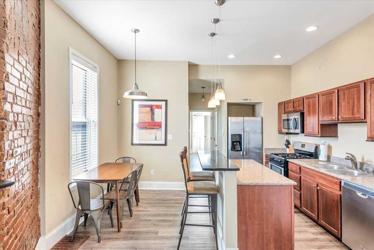 925 S Sarah St #1031865P - Photo 5 of 16