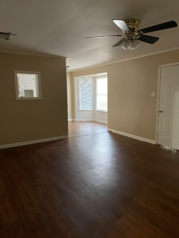 108 W Collins St - Photo 3 of 18