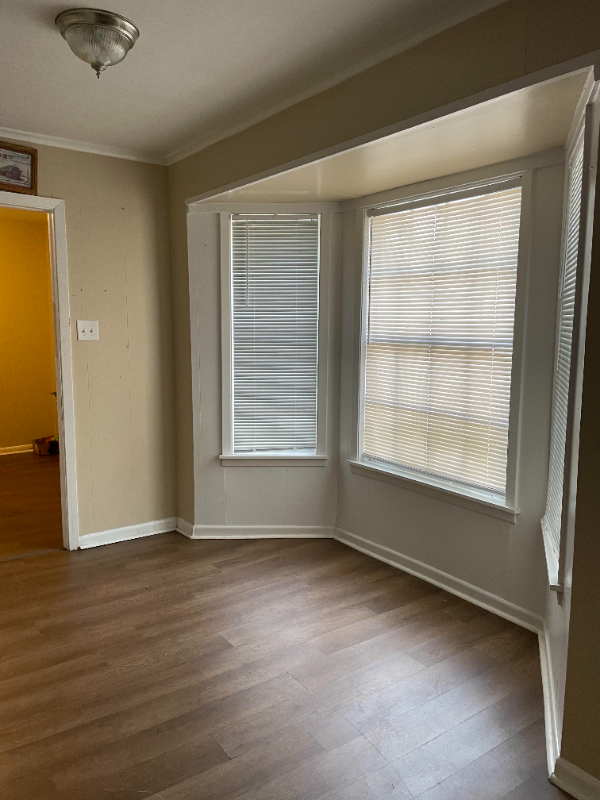 108 W Collins St - Photo 4 of 18