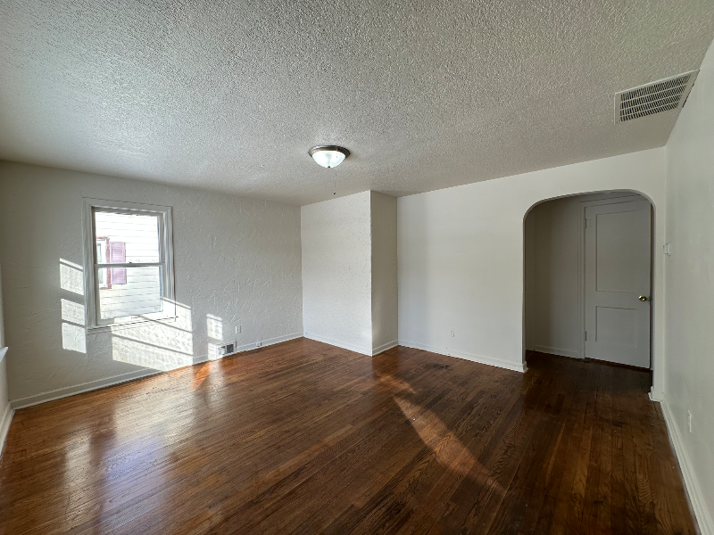 1520 S 5th Ave - Photo 2 of 9