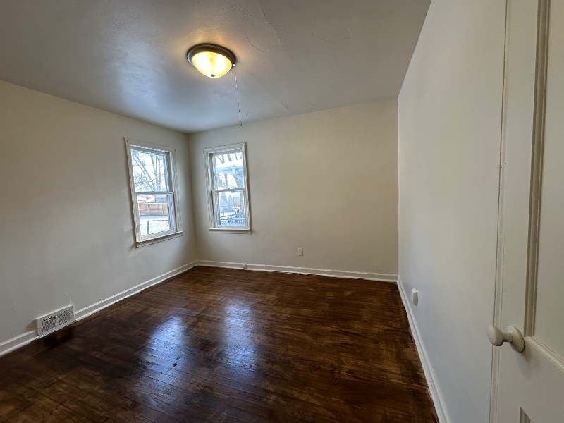 1520 S 5th Ave - Photo 3 of 9