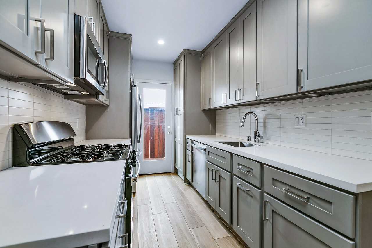 1179 Bronson Avenue - Photo 2 of 8