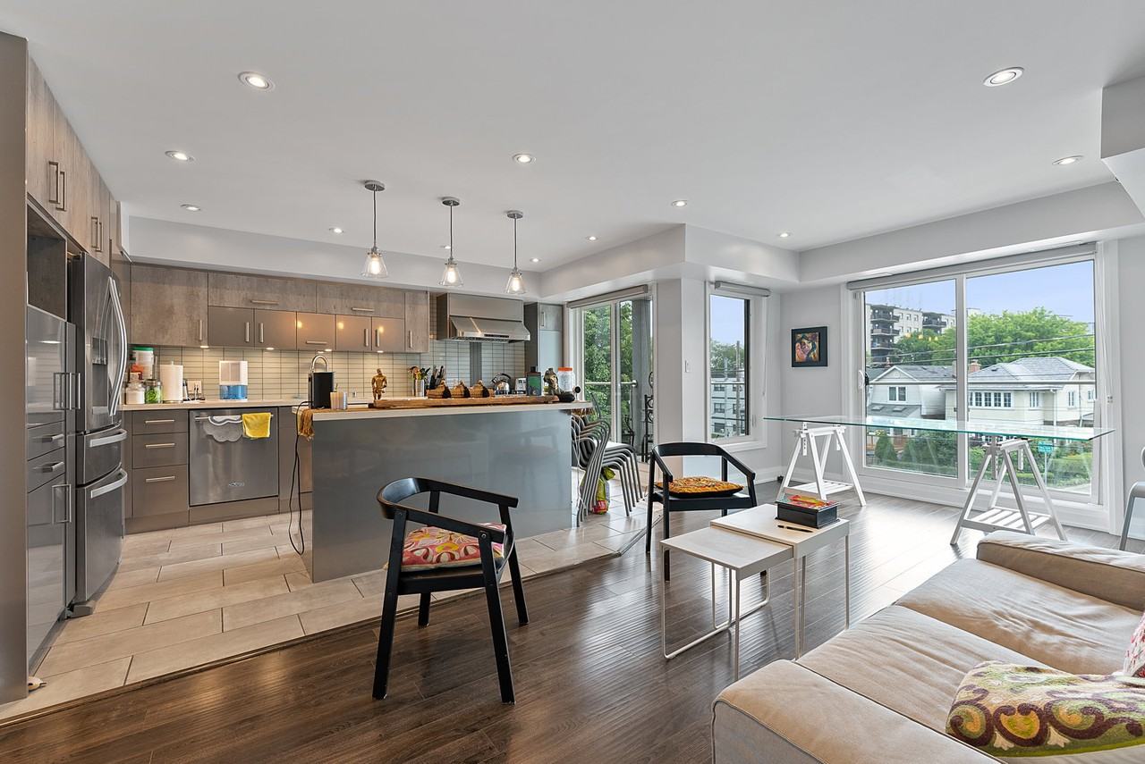 2504 Lake Shore Boulevard West #3 - Photo 3 of 31