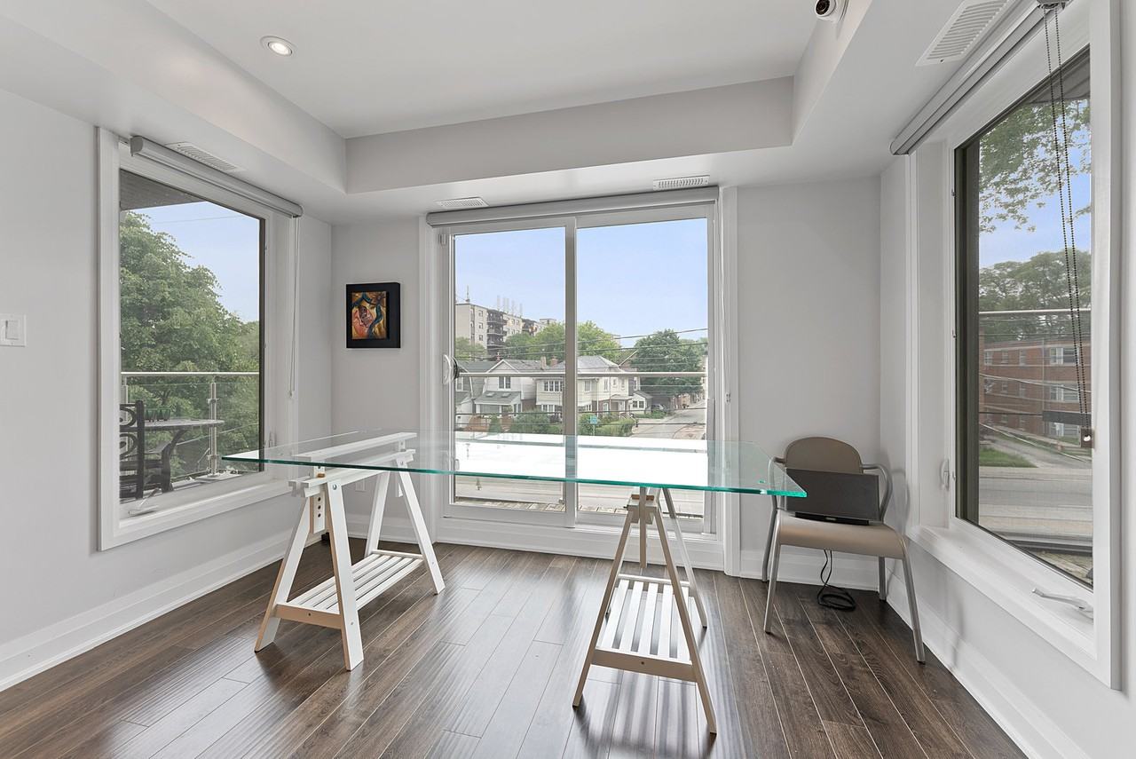 2504 Lake Shore Boulevard West #3 - Photo 5 of 31