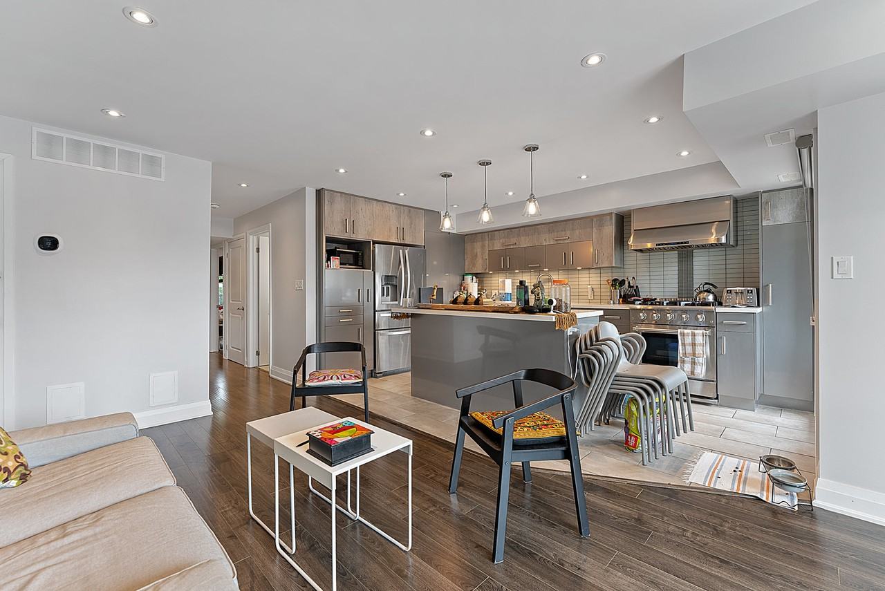 2504 Lake Shore Boulevard West #3 - Photo 6 of 31