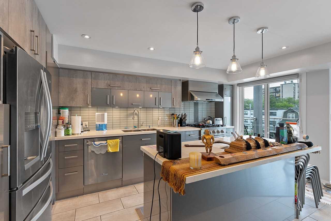 2504 Lake Shore Boulevard West #3 - Photo 7 of 31