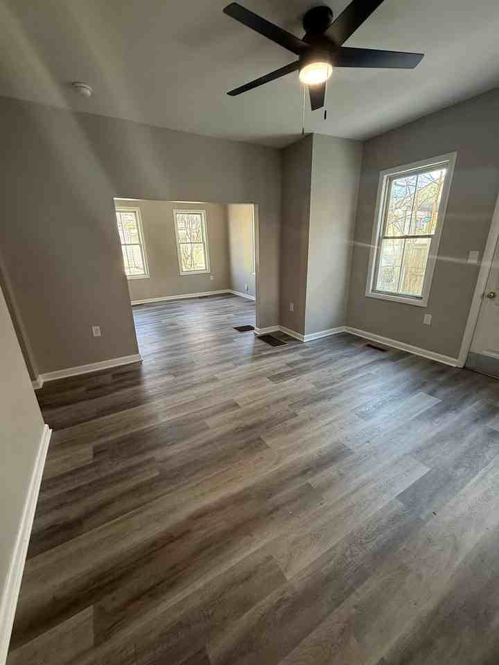 446 North Pitt Street - Photo 5 of 29