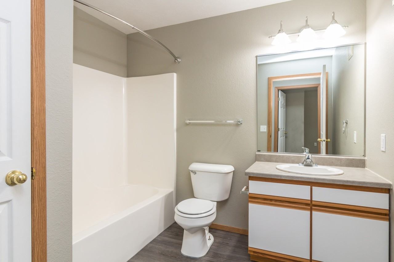 Village Square Apartments - Photo 6 of 6